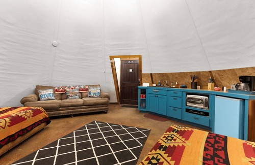 New Braunfels House | Unique Tipi, A/C, River Access