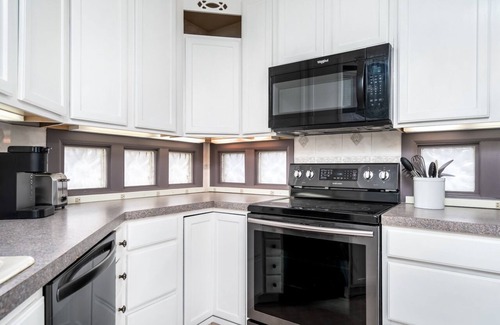 Cheyenne House | Unique triangle shaped home with 2 master suites on separate floors.