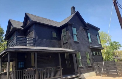 Fort Worth House | Unique two story house nestled 1 mile away from downtown.
