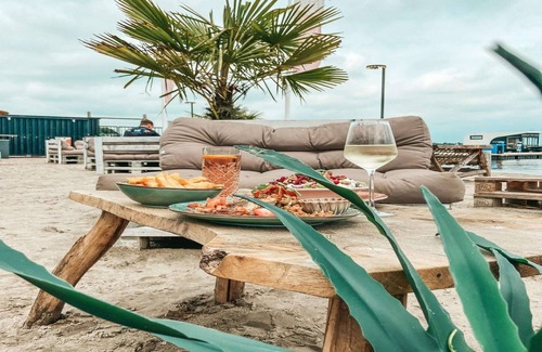 Offingawier Boat Rental | Unique vacation home