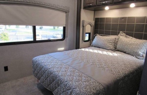 Spring Hill House | Unique vacation RV Living, USD70 per nights