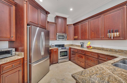 King City Condo | Unique Villa in the Pier Village! Perfect for FLETC and extended stays!