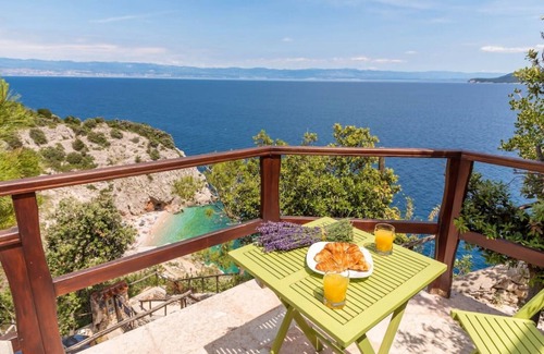Brsec Villa | Unique Villa on the Cliff with pool and spectacular views
