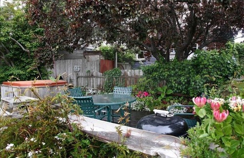 Mendocino Cottage | Unique Vintage 1880’S “Garden Cottage” in Mendocino Village