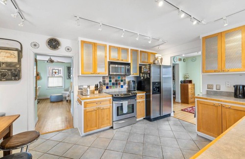 Venable House | Unique & Walkable 3-BR - 2 Offices & Fenced Yard