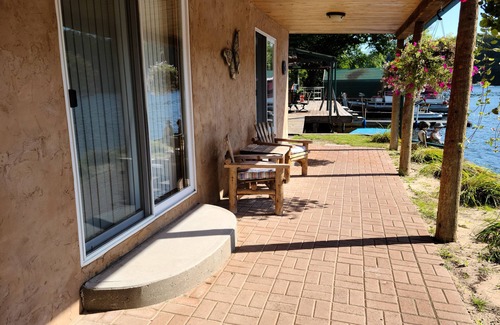 Newaygo House | Unique Waterfront Location on Muskegon River