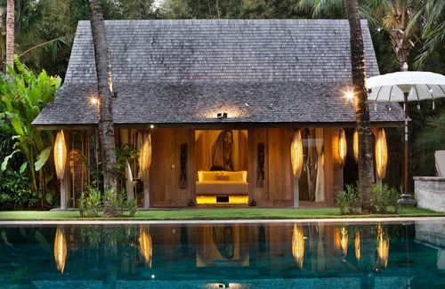 Batubelig Villa | Unique Wooden Private Pool Villa-5 Bedroom