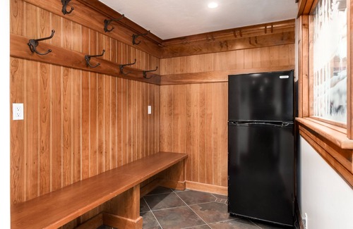 North Park City Condo | Unit 140 - Ski In/Ski Out Luxury Condo with Fireplace, Pool, Hot Tub, A/C