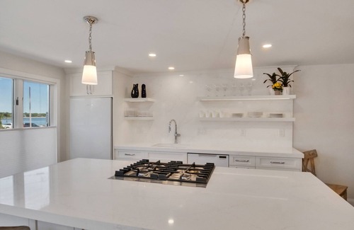 Hyannis Condo | Unit 143 Poolside 4BD-A/C, Private Balcony, Association Beach & Pool