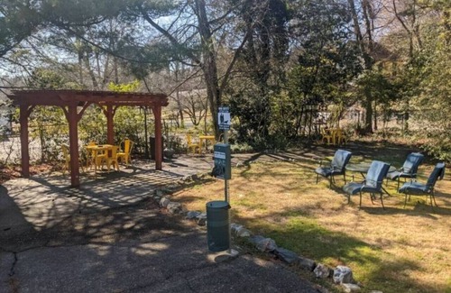 Hot Springs Apartment | Unit 15 King Bedroom, Mini Fridge, Wifi, Coffee Ma