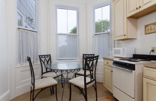 Fifth Ward Apartment | Unit 2, 1st floor 1 Bdrm, walk to mansion and beach