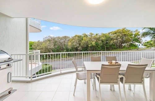 Point Arkwright Apartment | Unit 2 'Point Break'