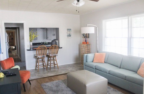 San Saba Apartment | Unit 204, a 1946 historic unit Triplex bungalow style apartment.