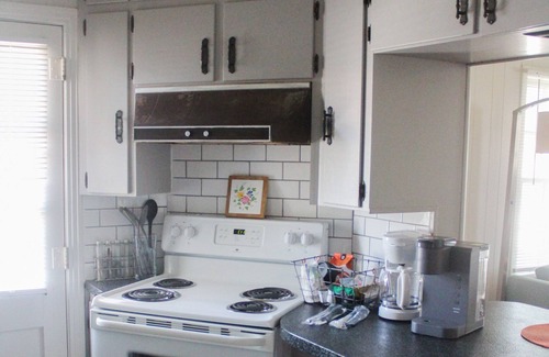 San Saba Apartment | Unit 204, a 1946 historic unit Triplex bungalow style apartment.