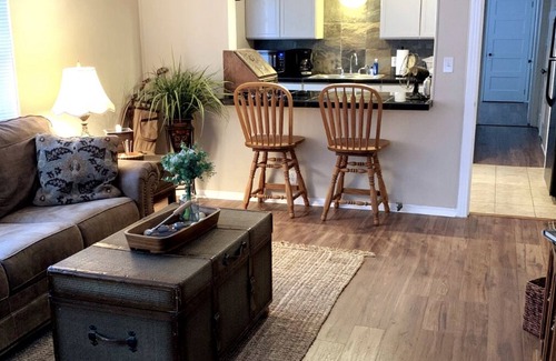 San Saba Apartment | Unit 206, a 1946 historic Triplex bungalow style apartment of approx. 800 sq ft.