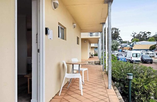 Margaret River Apartment | Unit 24 - Estelle two king beds