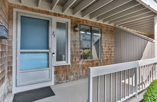 Hyannis Condo | Unit 25 Poolside 2BD-A/C, Private Balcony, Association Beach & Pool
