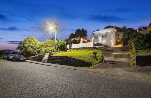 Henderson Apartment | Unit 3, 1/31 Rangeview Road, Sunnyvale, Auckland 0612