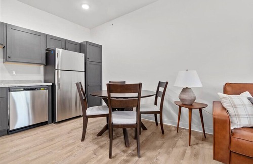 Neenah Apartment | Unit 3 at Fox Flats (1 Bed/Garage/Washer & Dryer)