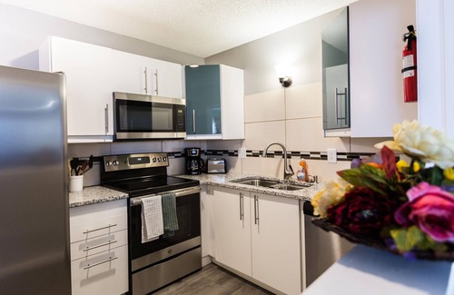 Overland Park House | Unit 4: Cute and affordable 3BDR duplex in Overland Park for up to 10 people!