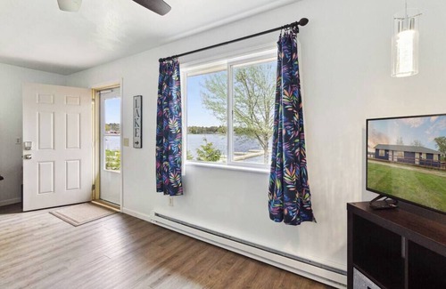 Long Lake Cabin | Unit 4 Long Lake Lodge - Lakefront - 2 Bedroom - Beach+Kayaks