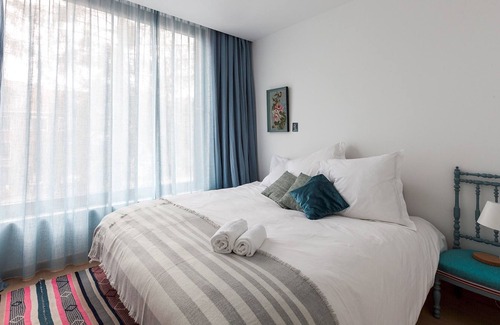 Dieweg House | Unit 4 - Spacious Smart Home Triplex Private Garden & Parking
