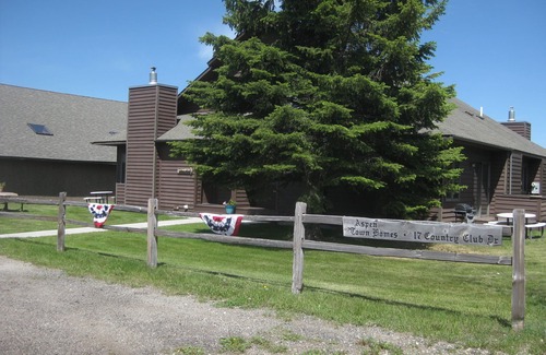 Red Lodge Condo | Unit #5 Cozy 2 Bed/2 Bath Condo on Golf Course with Hot Tub/Sauna/Pool