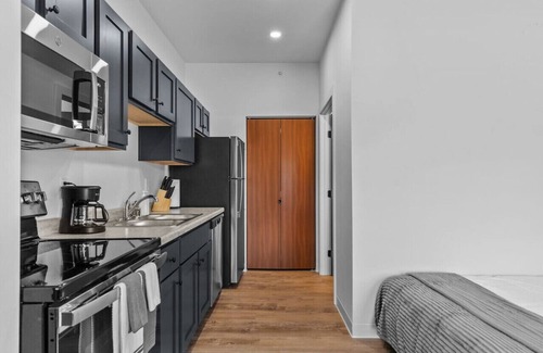 Neenah Apartment | Unit 6 Fox Flats Studios @ Neenah, WI