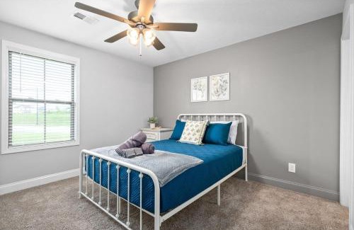 Clarksville House | Unit #808 Peachers Place Townhomes