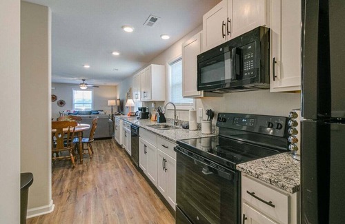 Clarksville House | Unit #A 1010 Franklin St