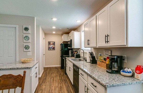 Clarksville House | Unit #B 1010 Franklin St