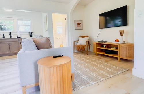 Lake Worth Apartment | Unit B - 1BR - Near DT Dining, Bars, + Beach