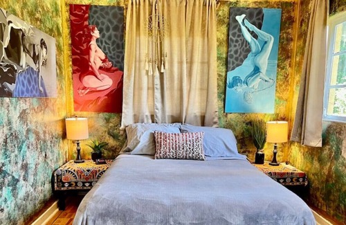 Windermere House | UNIT B · Lakeside Boho Bungalow in Windermere, 1GB WiFi