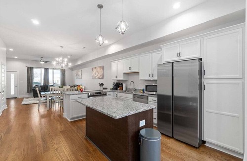 Clarksville House | Unit #C 527 N 1st St