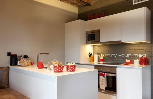 Sant Antoni Apartment | Universitat Building! Rooftop terrace with pool and views!