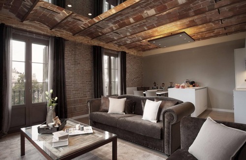 Sant Antoni Apartment | Universitat Building! Rooftop terrace with pool and views!