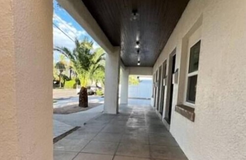 West University Apartment | University Blvd 1BR #12 and Free Parking