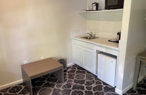 Davis Hotel | University Park Inn & Suites