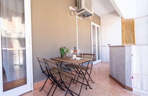 Bari City Centre Apartment | University & Station Airy Apartment with parking