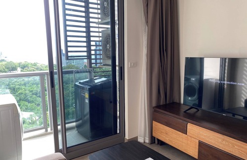 Pratumnak Hill Apartment | Unixx condo beach view with balcony near walking street
