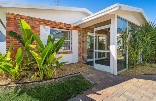 Aloha Kai House | Unleash Island Bliss - Aloha Kai #34 & #37 - Roelens