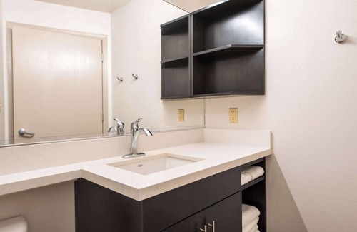 Fossil Creek Hotel | Unlimited Family Fun! 4 Units, Near Fort Worth Zoo! Outdoor BBQ Grill, Parking!