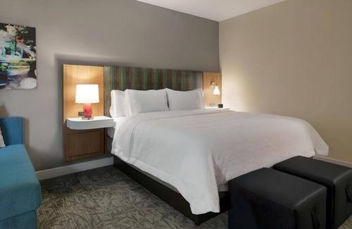 Johns Creek House | Unlock a Pampering & Romantic Escape! Pool, Gym