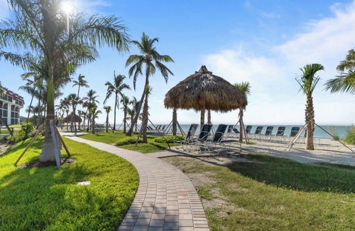 Sanibel Condo | Unmatched Beach View Elegance – Ground-Floor Condo Just Steps from the Sand
