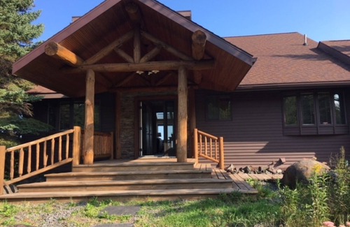 Beaver Bay House | Unparalleled 180-degree Views of Lake Superior, 400 feet above the water!