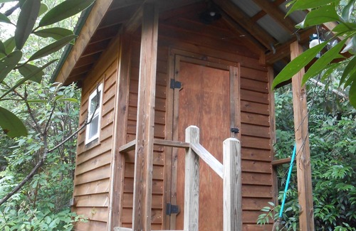Sapphire Cottage | Unplug, hike, fish, kayak & relax. Reconnect with nature at our quiet cabin