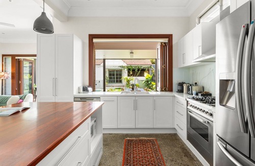 Coogee House | Unreal Coogee Beach 4-Bed Home with Swimming Pool