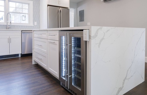 Fifth Ward Apartment | Unreal location! Newport! Stunning! Salve Parents Love this place! December Fun!