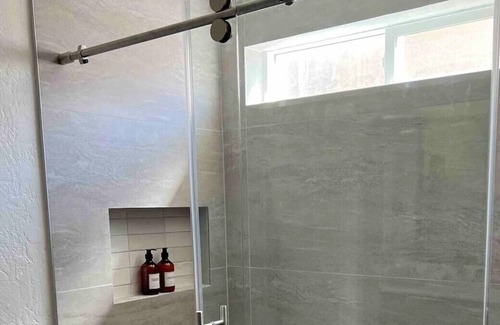 Fortuna Foothills House | Unwind and relax away from home
