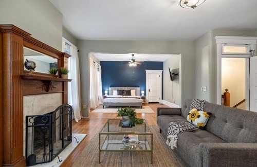 Olde Towne East House | Unwind and relax in this spacious Olde Town East home.